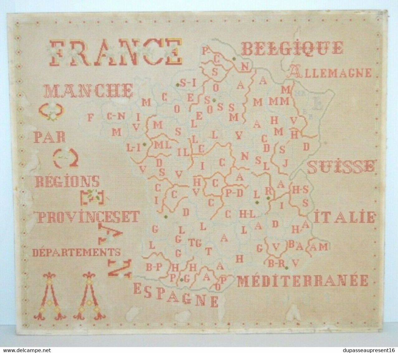 CANEVAS Sur CARTON CARTE De FRANCE 1901 Régions PAYS LIMITROPHES Collection Déco Vitrine Art Populaire - Cross Stitch