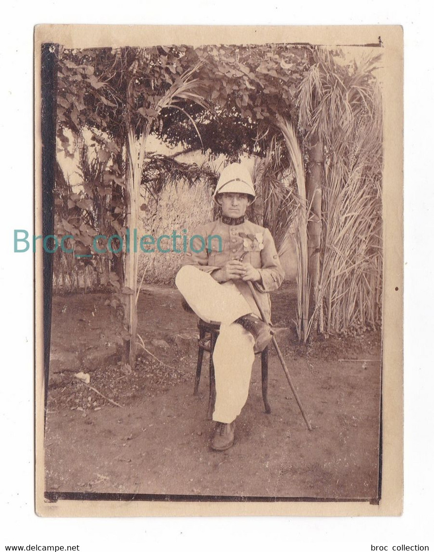 Photo D'un Militaire Portant Ancre De Marine Au Col Et Décorations, Photographe Non Mentionné - Guerra, Militari