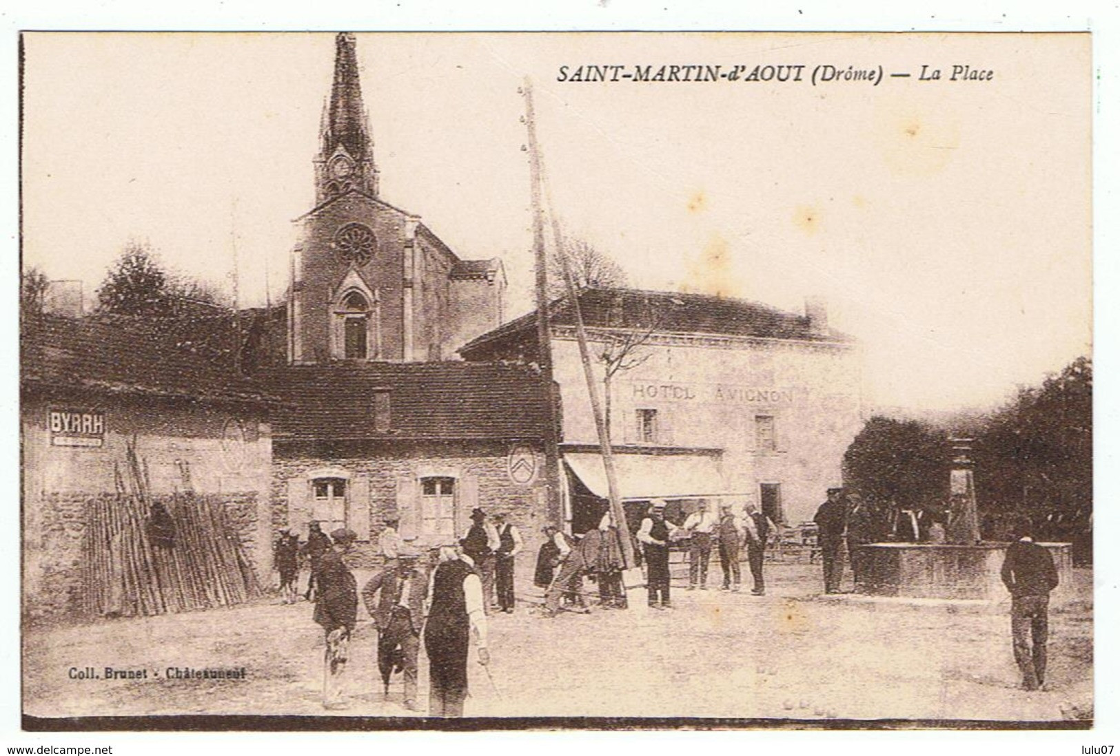 Saint_martin _d'Août   Jeu De Boules Sur La Place - Autres & Non Classés