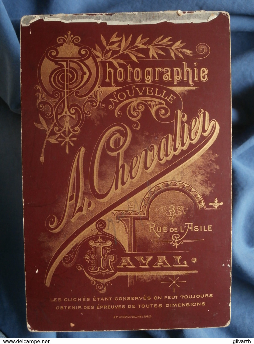 Photo Format Cabinet  Chevalier à Laval  Couple De Jeunes Mariés  Grand Voile  CA 1890-95 - L557 - Ancianas (antes De 1900)