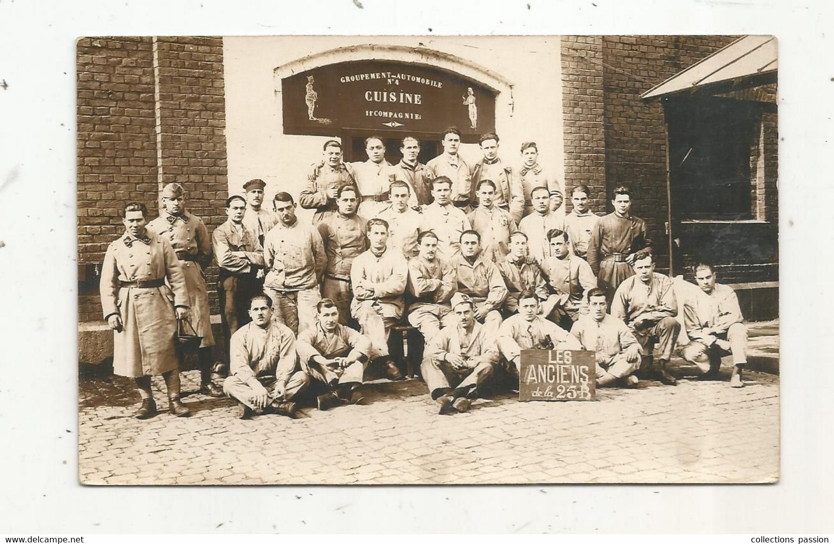 Cp, Carte Photo ,militaria , Groupement Automobile N°4 ,1 ére Compagnie , Les Anciens De La 25-B - Personajes