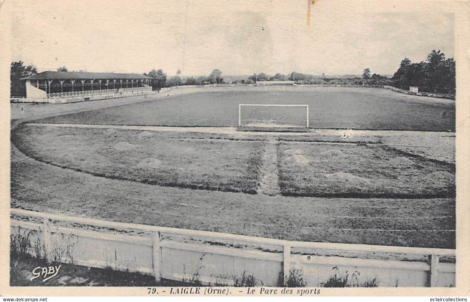 Thème:  Sport:   Football.     Parc Des Sports à 61 Laigle     (voir Scan) - Voetbal