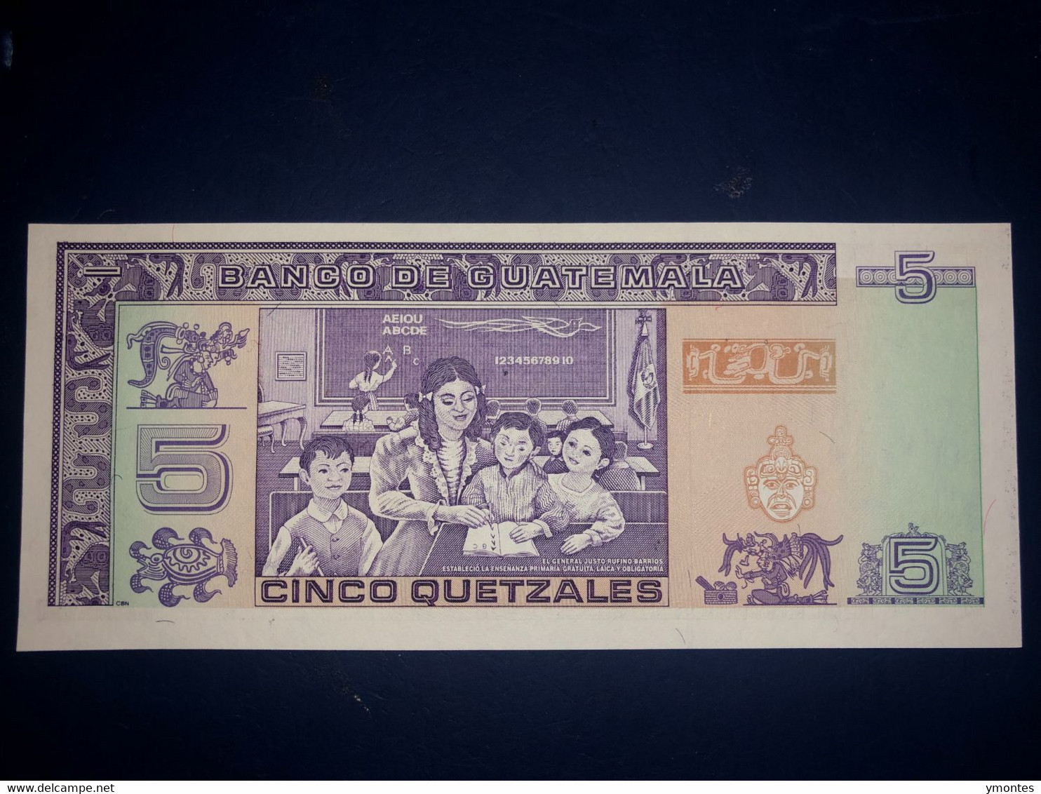 Uncirculated Guatemala Banknote 5 Quetzales P74 ( 01/03/1990) - Guatemala