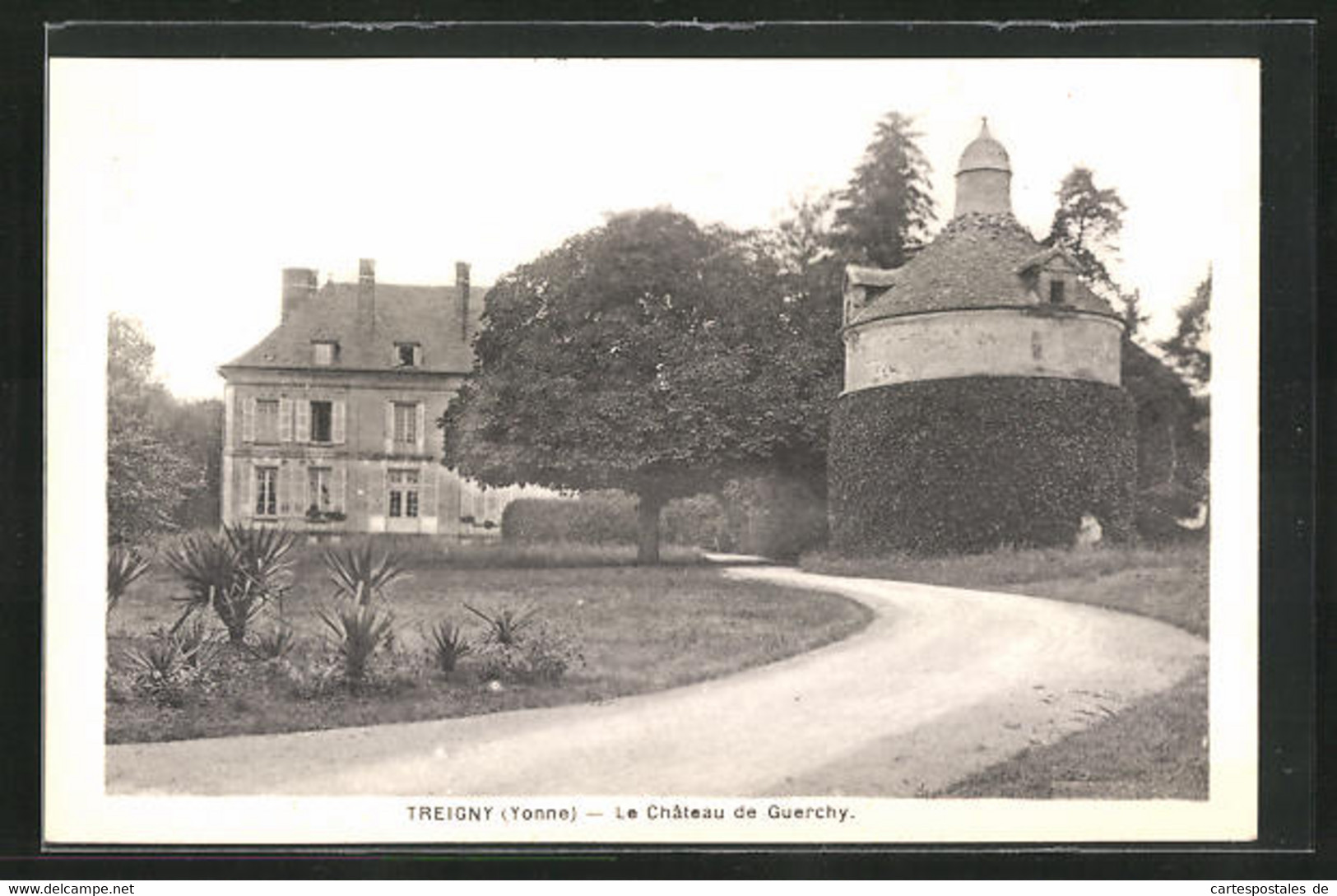 CPA Treigny, Le Chateau De Guerchy - Treigny