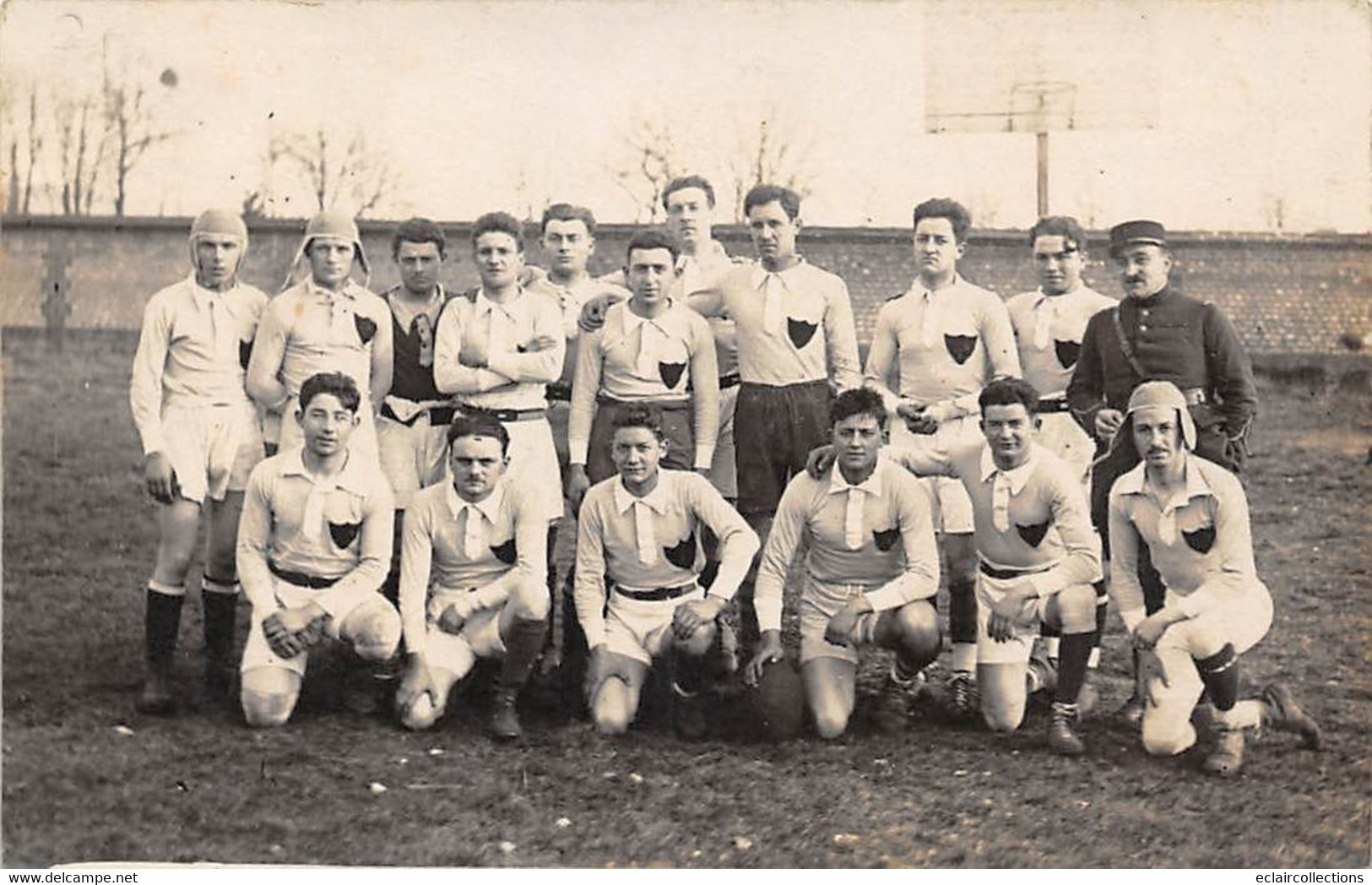 Thème:  Sport:    Rugby..      Une équipe  Militaire  A Identifier  Carte Photo     (voir Scan) - Rugby