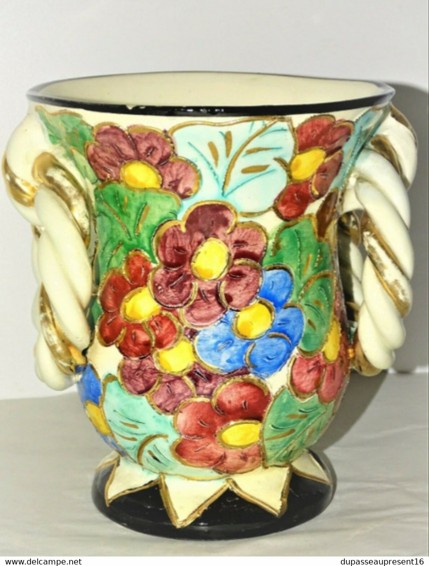 JOLI ANCIEN VASE VALLAURIS VINTAGE COLLECTION DECO FLEURS COLOREES XXe COLLECTION DECO VINTAGE - Vallauris (FRA)