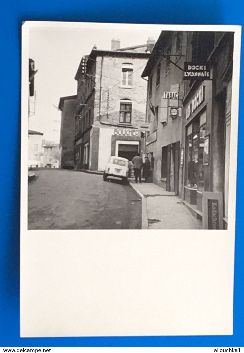 Voiture Automobile Renault 4L De Dos-☛Photographie Photo Originale-☛rue Vers Village D' Aups Var 1950≃Tabac Boucherie- - Auto's