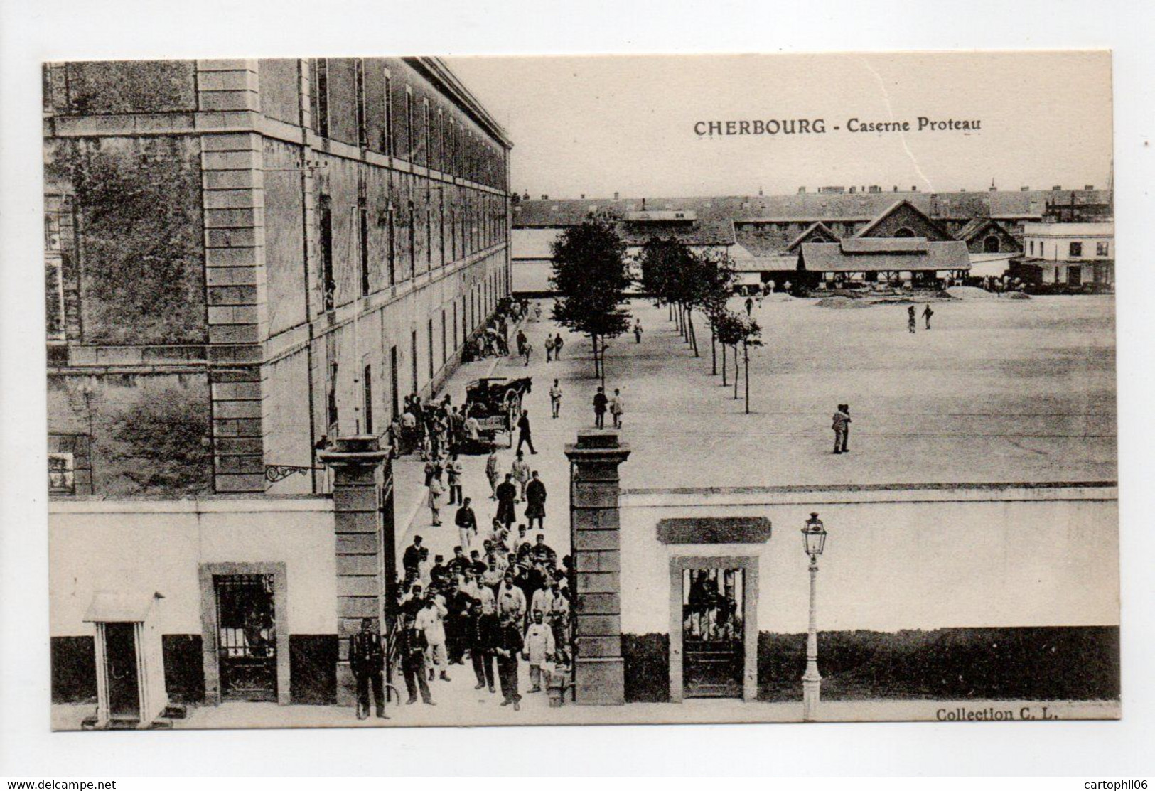 - CPA CHERBOURG (50) - Caserne Proteau (belle Animation) - Collection C. L. - - Cherbourg