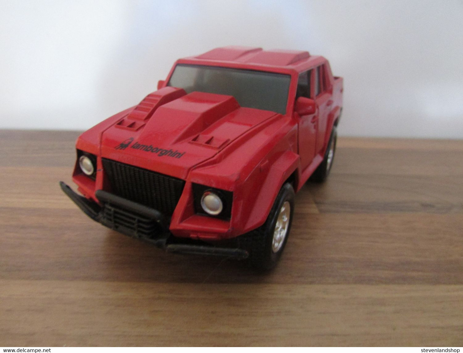 Lamborghini LM002 - Scale 1:32