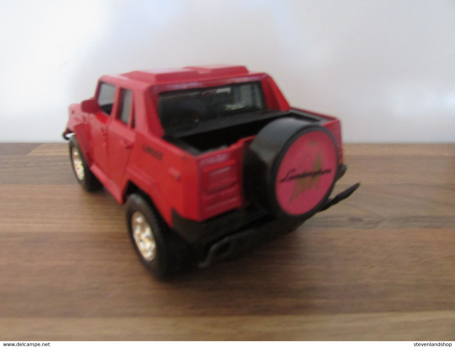 Lamborghini LM002 - Massstab 1:32