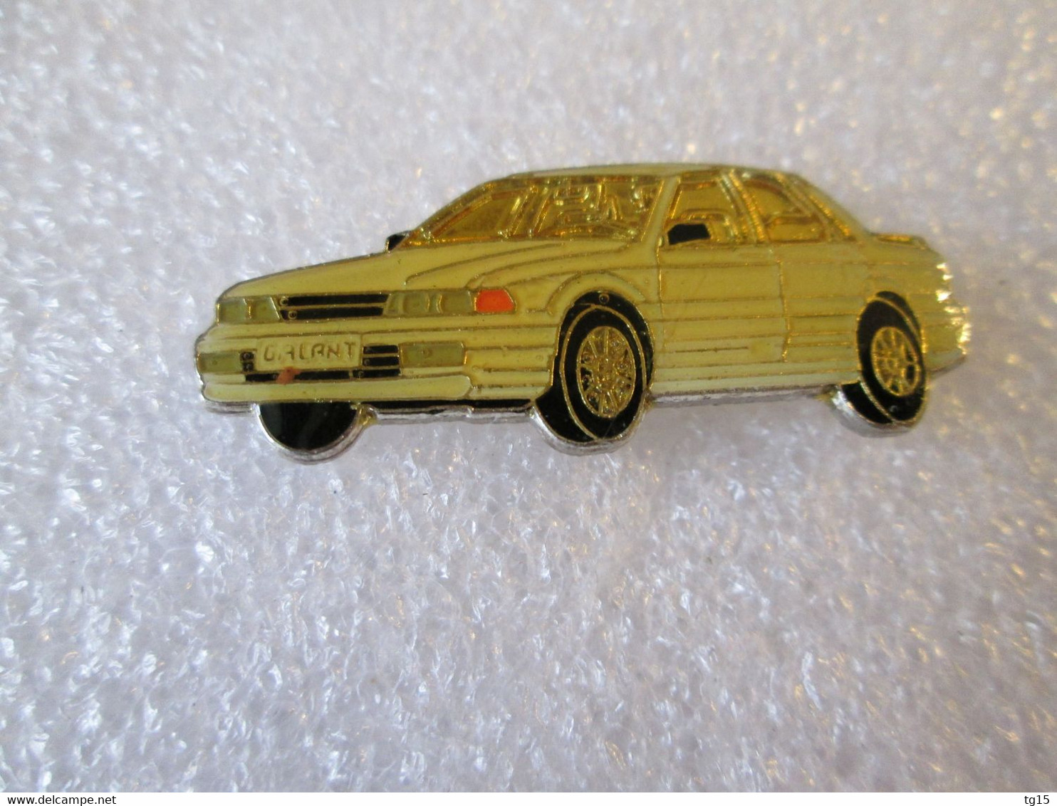 PIN'S    MITSUBISHI   GALANT - Mitsubishi