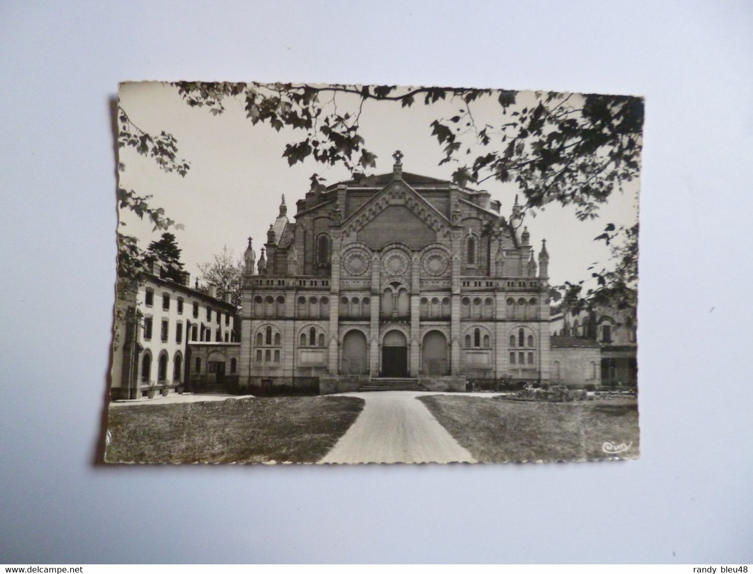 PROUILHE   -  11  -  Basilique  -  Hôtellerie Et Entrée Du Monastère   -  AUDE - Bram