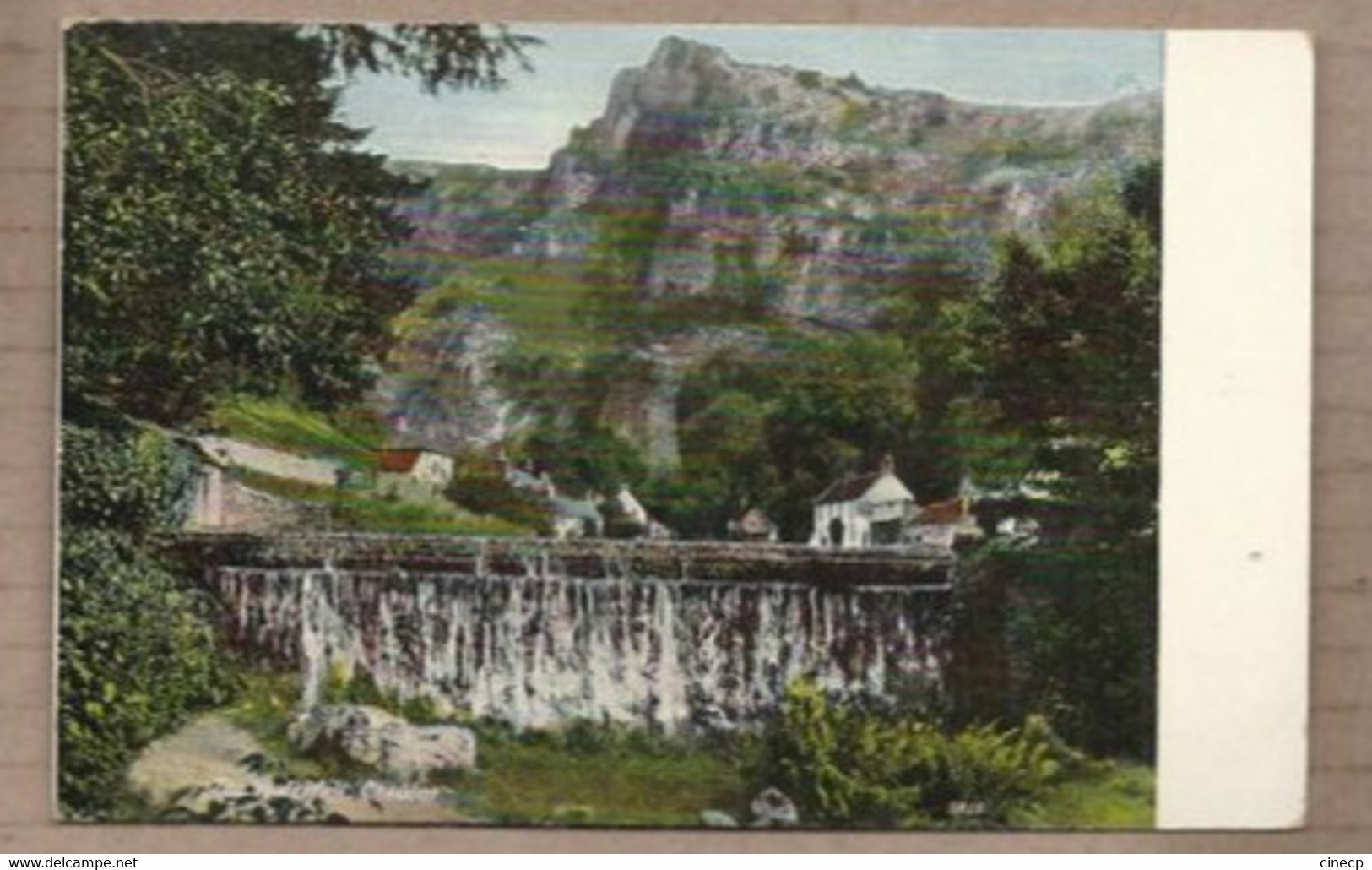 CPA ANGLETERRE - CHEDDAR - The Waterfall - TB PLAN Cascade + Vue Maisons Village - Cheddar