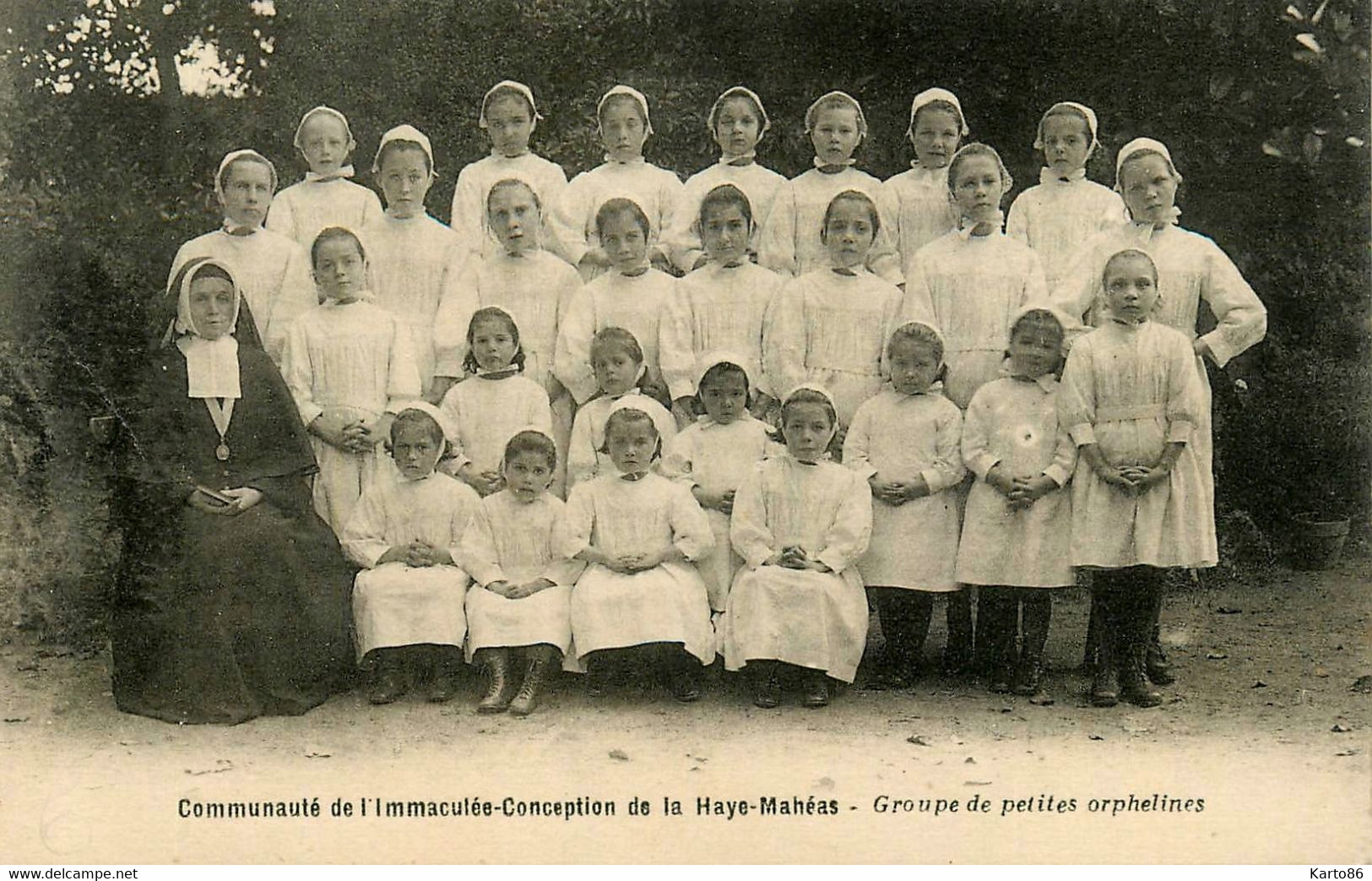 St étienne De Montluc * Communauté De L'immaculée Conception De La Haye Mahéas * Groupe De Petites Orphelines - Saint Etienne De Montluc