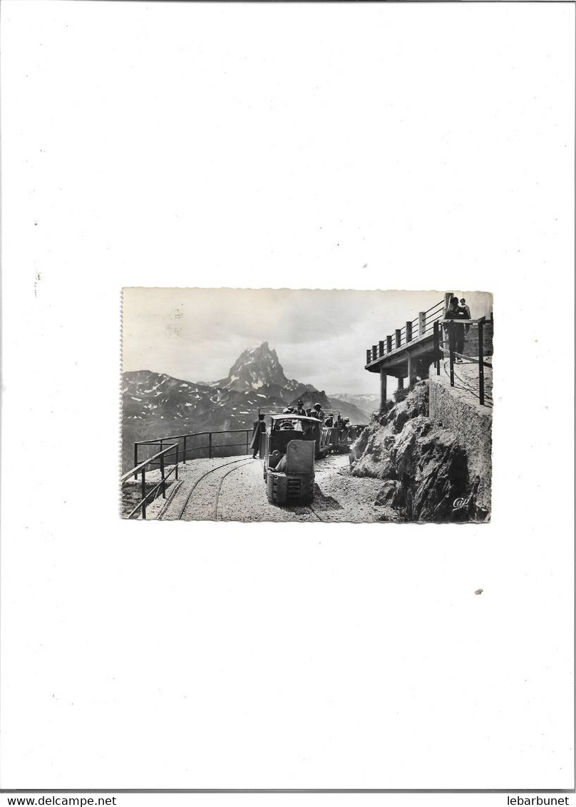 Carte Postale Années 60 Les Pyrénées  (65 )  Le Petit Train Au Pic D'Ossau - Tarbes