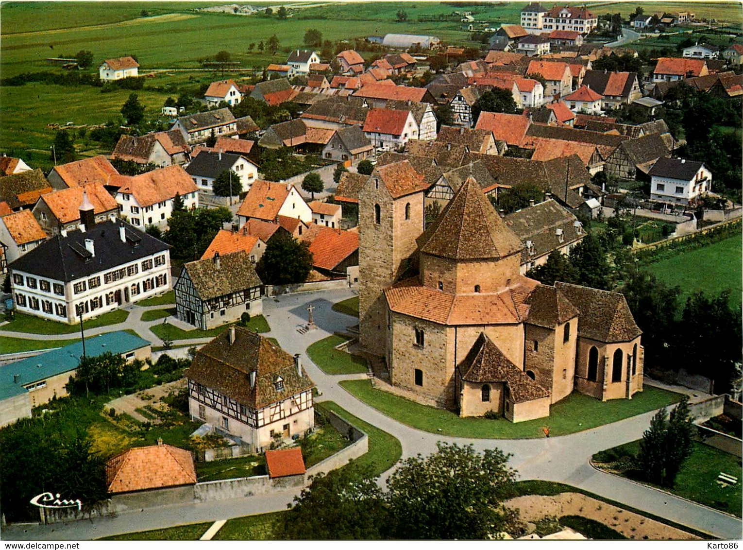 Ottmarsheim * Vue Aérienne Sur Le Village Et L'église Octogonale - Ottmarsheim