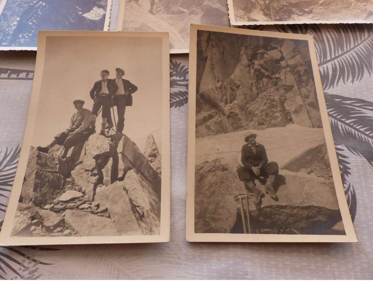 P-401 , Lot De 5 Photos Et Cartes-Photo, Alpinisme, Alpinistes , Cordée, Piolet, Sommet - Sports