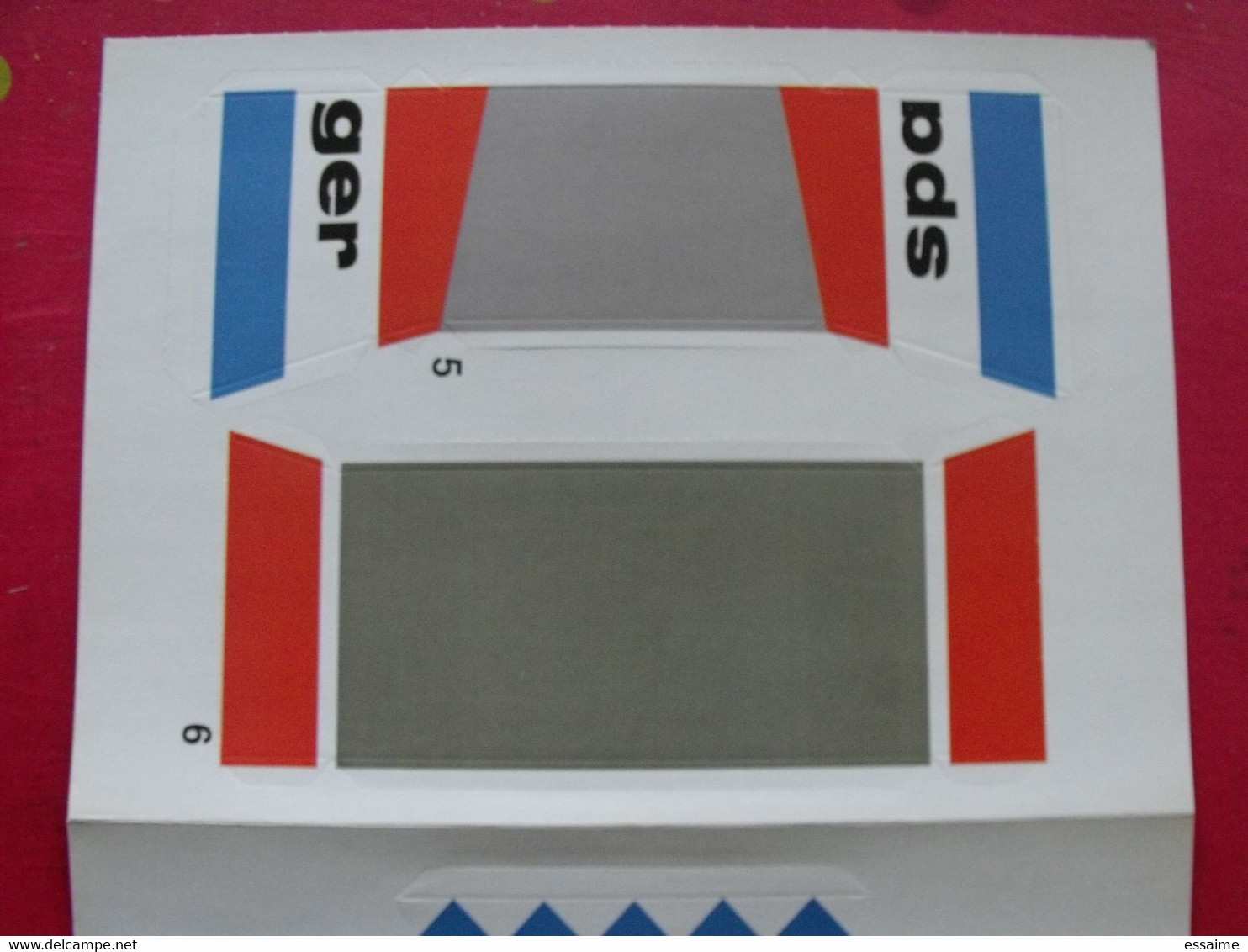 véhicule lunaire grand format en carton prédécoupé. 1983 Eindhoven druk. 10 pages format A4