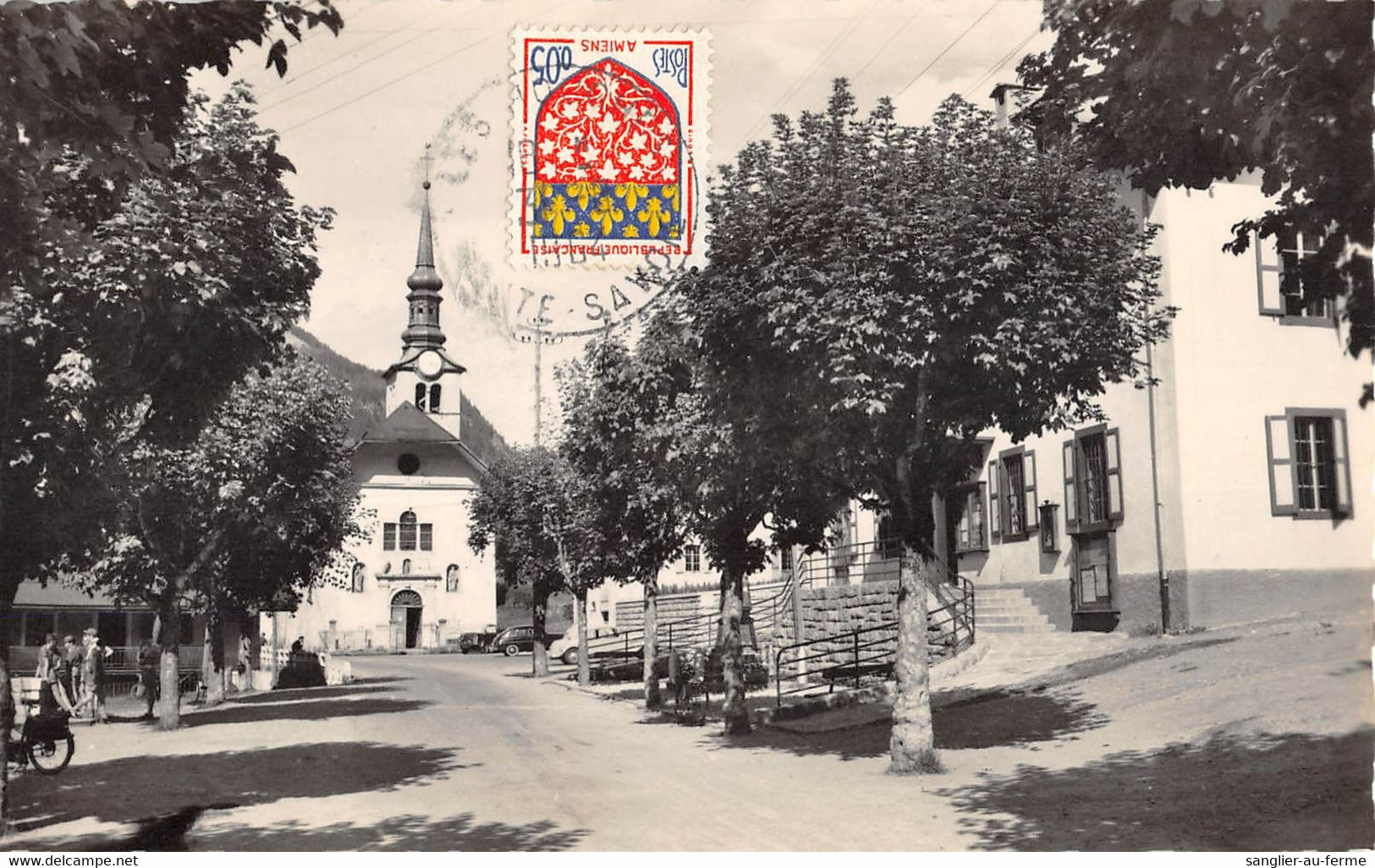 CPA 74 LES HOUCHES LA PLACE DE L'EGLISE - Les Houches