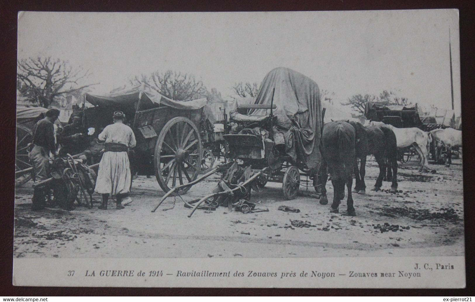 CPA  60....  Le Ravitaillement Des Zouaves à Noyon - Noyon