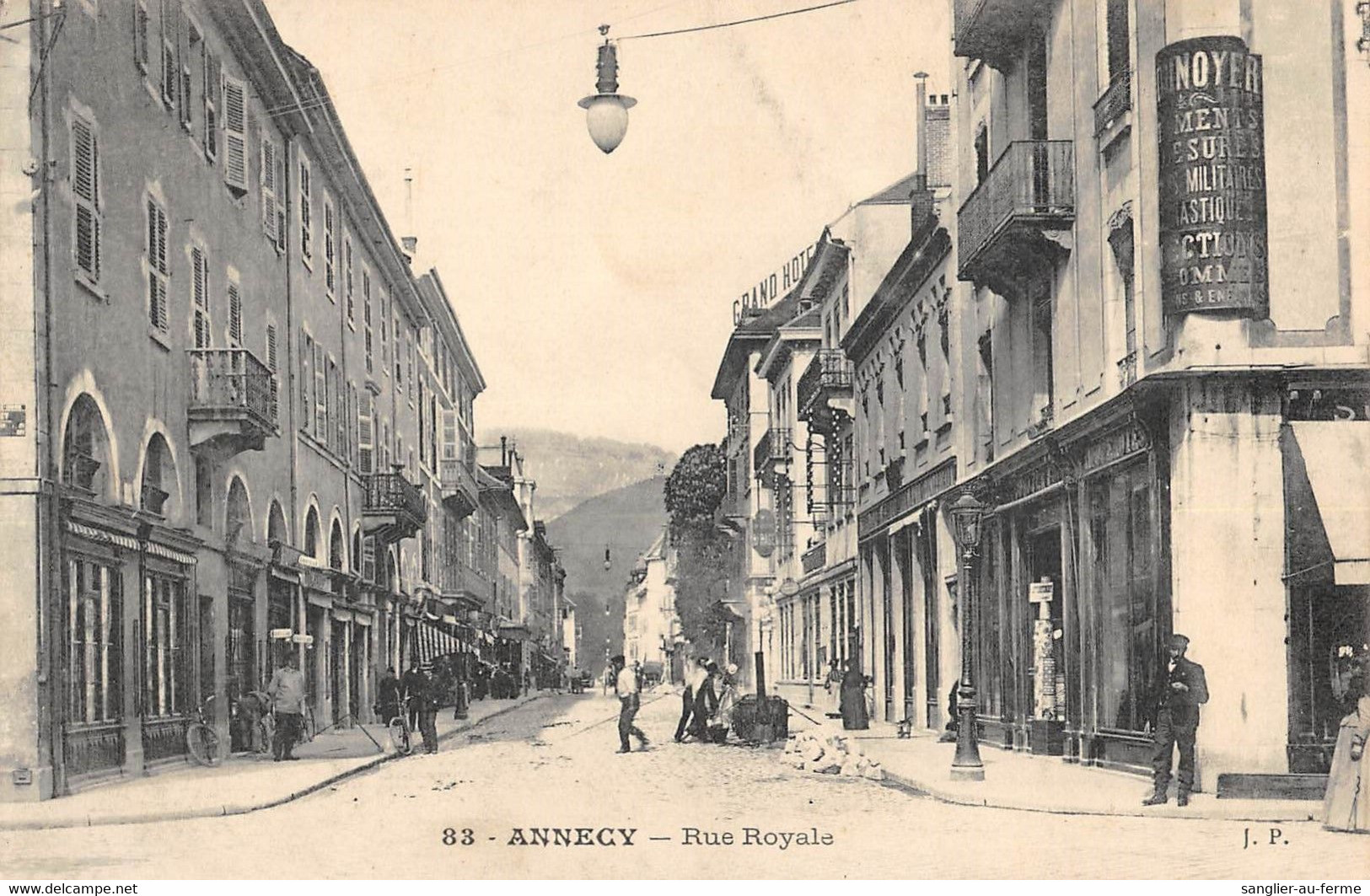 CPA 74 ANNECY RUE ROYALE - Annecy