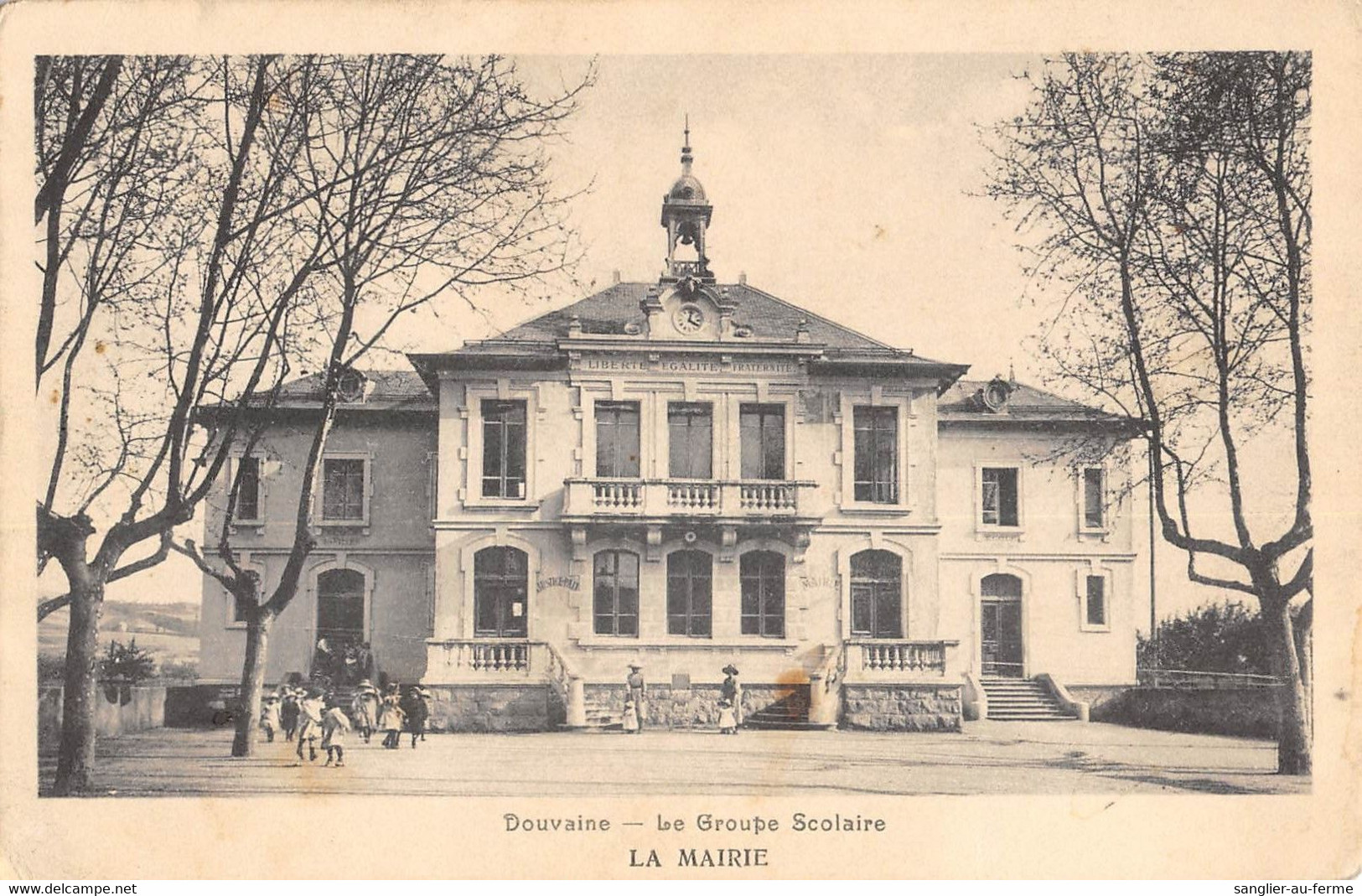 CPA 74 DOUVAINE LE GROUPE SCOLAIRE LA MAIRIE - Douvaine