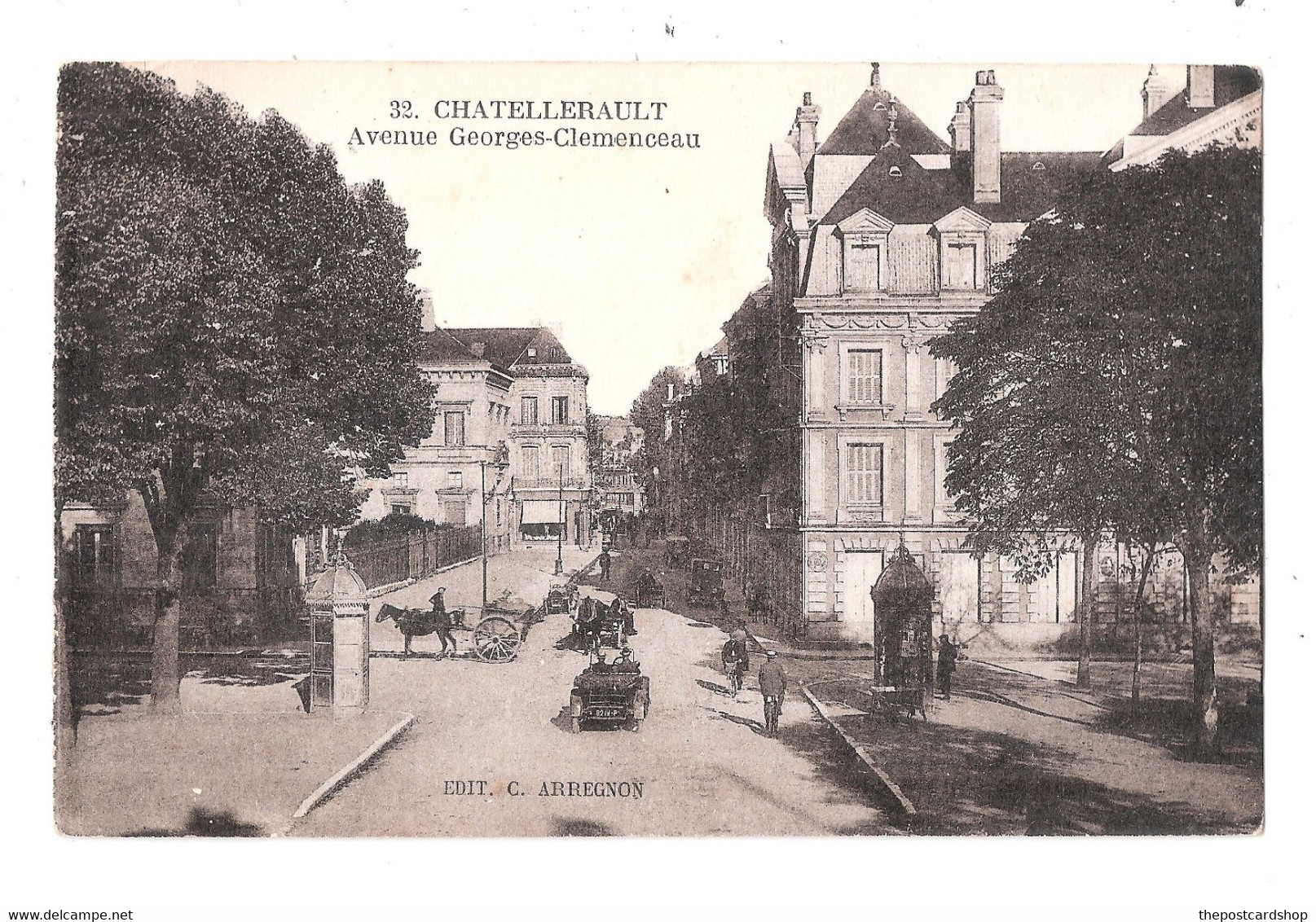 CPA 86 CHATELLERAULT AVENUE GEORGES CLEMENCEAU VOITURE ANCIENNE CALECHES Unused - Chatellerault