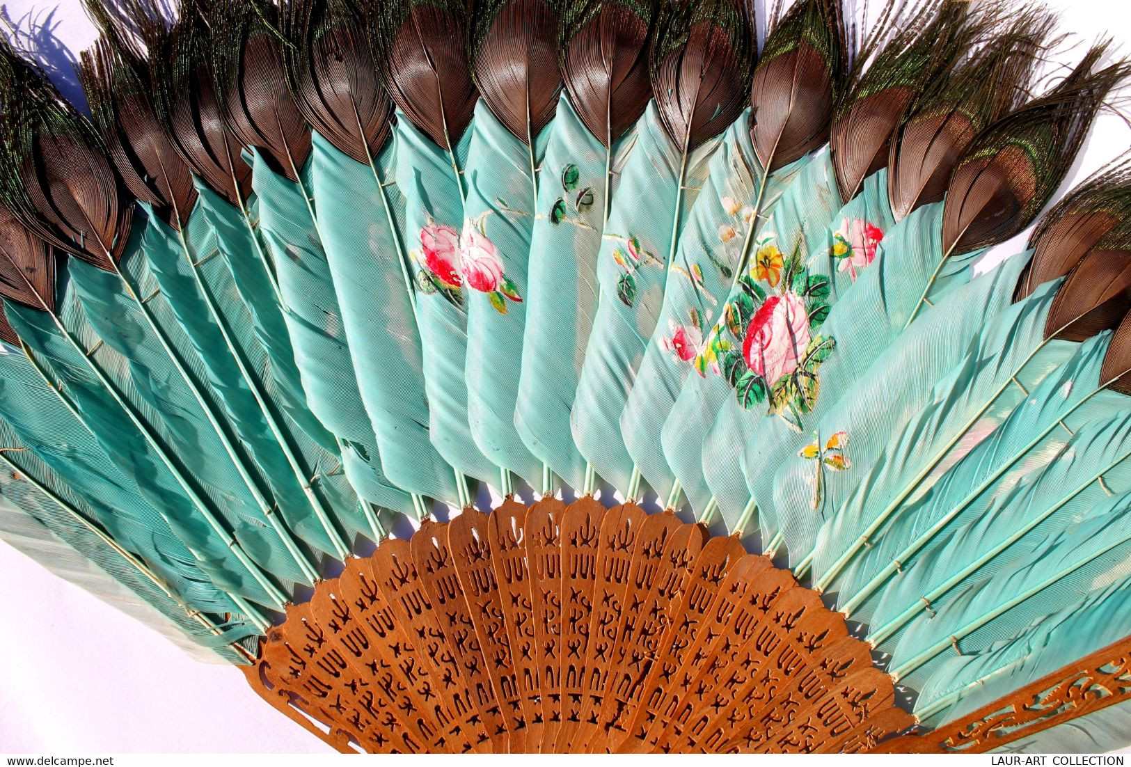 CHINE EVENTAIL ANCIEN - PLUME PAON DÉCOR PEINT GOUACHE DOUBLE FACE - BOIS AJOURÉ - Fans