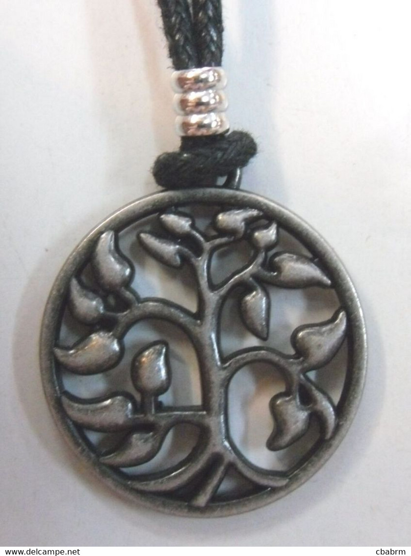 ARBRE DE VIE Pendentif Métal Avec Cordon Réglable - Pendentifs