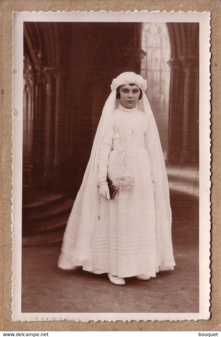 CARTE PHOTO - RELIGION - LOT DE 2 CARTES , JEUNE FILLE LE JOUR DE SA COMMUNION - Comuniones