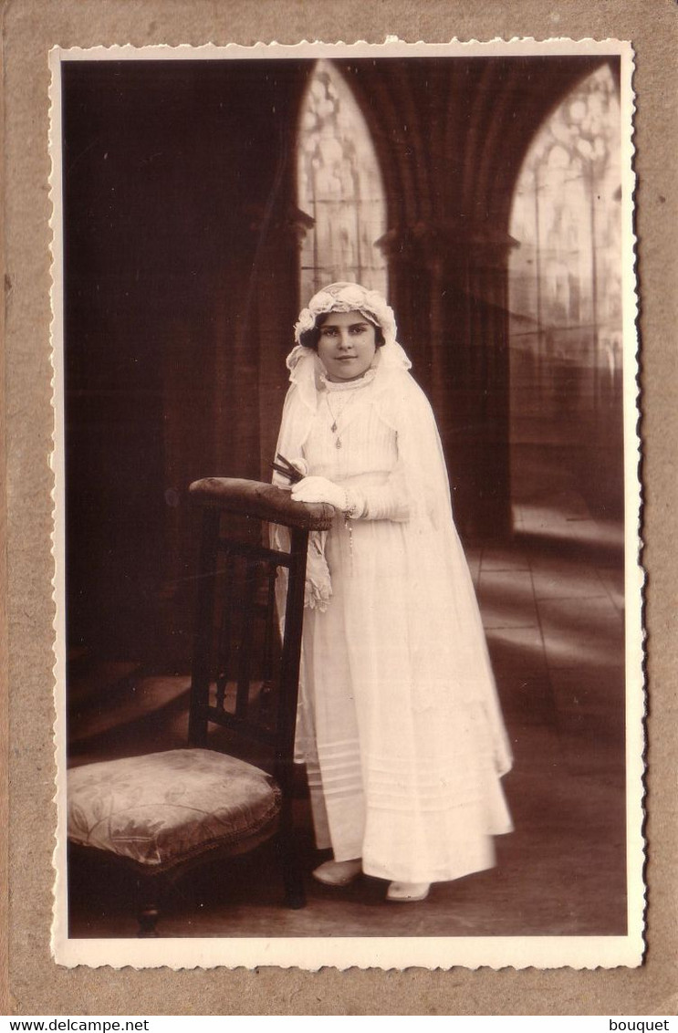 CARTE PHOTO - RELIGION - LOT DE 2 CARTES , JEUNE FILLE LE JOUR DE SA COMMUNION - Comuniones