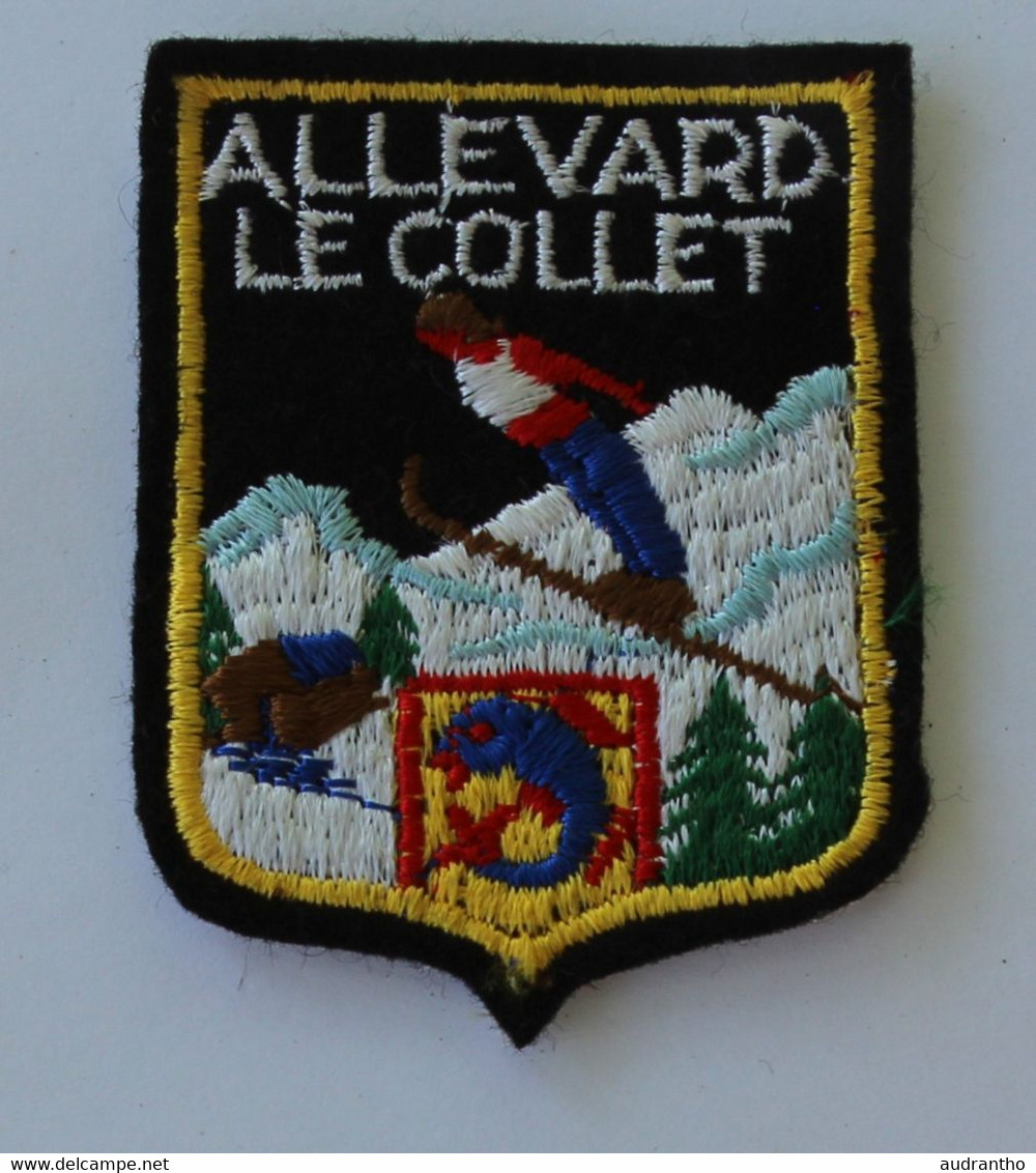 Bel écusson Brodé Allevard Le Collet Saut à Ski Skieur Blason Armoiries - Patches