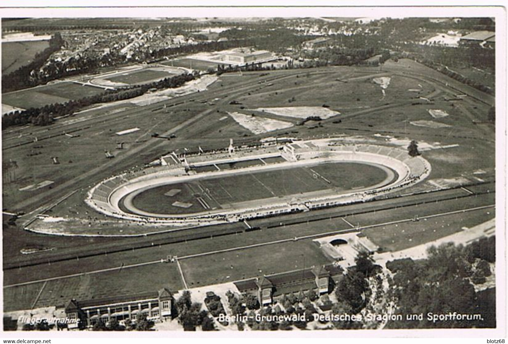 AK:CPA Grunewald Stadion Fliergeransicht Und Sportforum / Fliegeraufnahme Texte Blanc Et Séparé Et Dos Différent - Grunewald