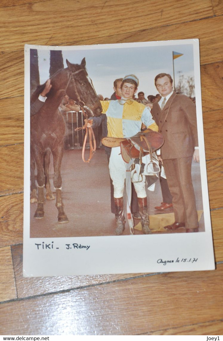 Photo Course De Chevaux,Cagnes Sur Mer 1971,Tiki,J.Rémy  Format 18/24 - Sports