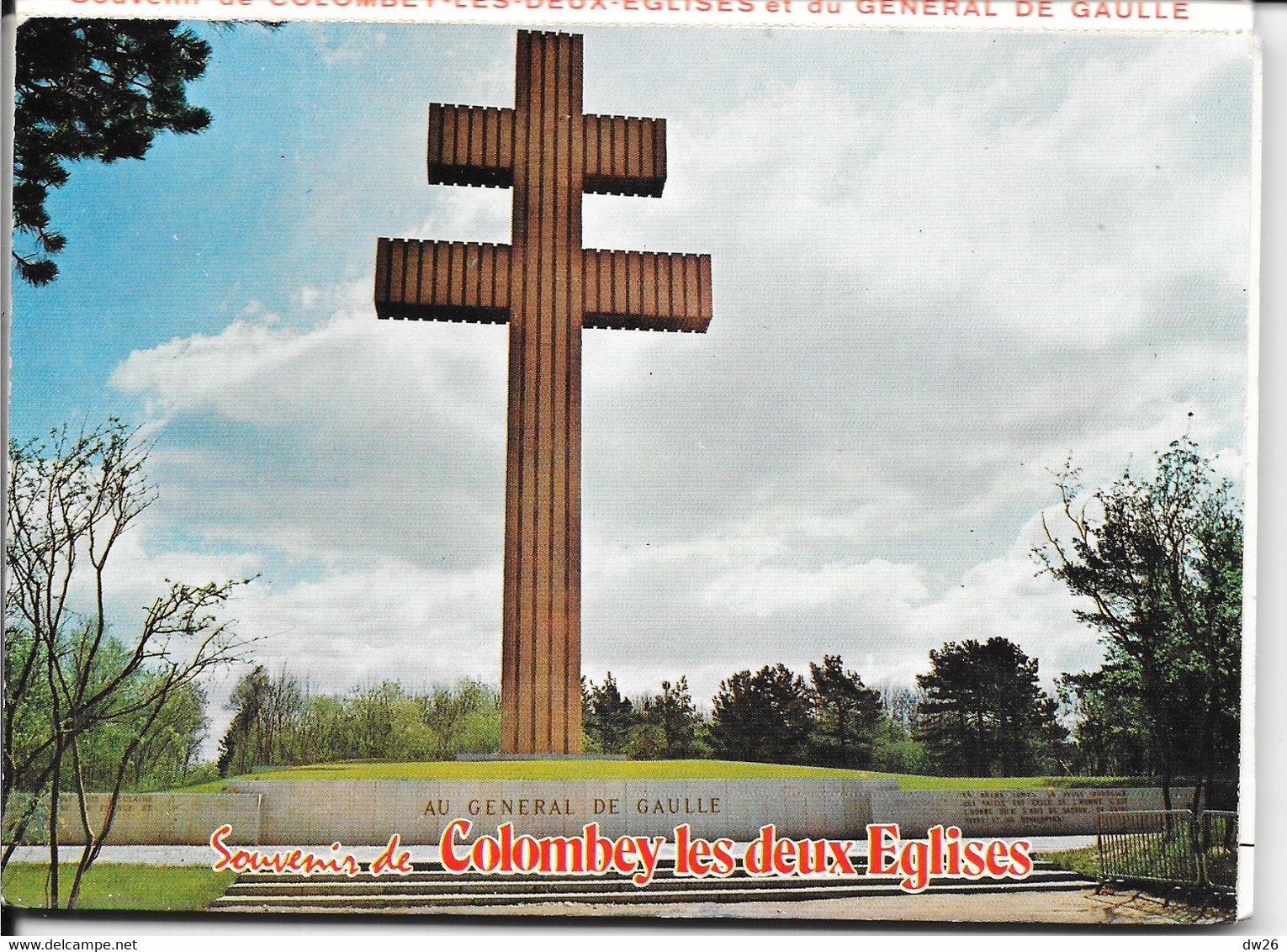 Souvenir De Colombey-les-deux-Eglises Et Du Général De Gaule - Pochette De 10 Cartes En Accordéon, Photos Chapel - Souvenir De...