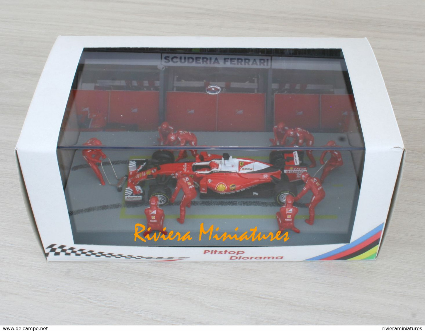 FERRARI SF16 H F1 2016 - SCUDERIA FERRARI DIORAMA PIT STOP - MMBAL02 - 1/43