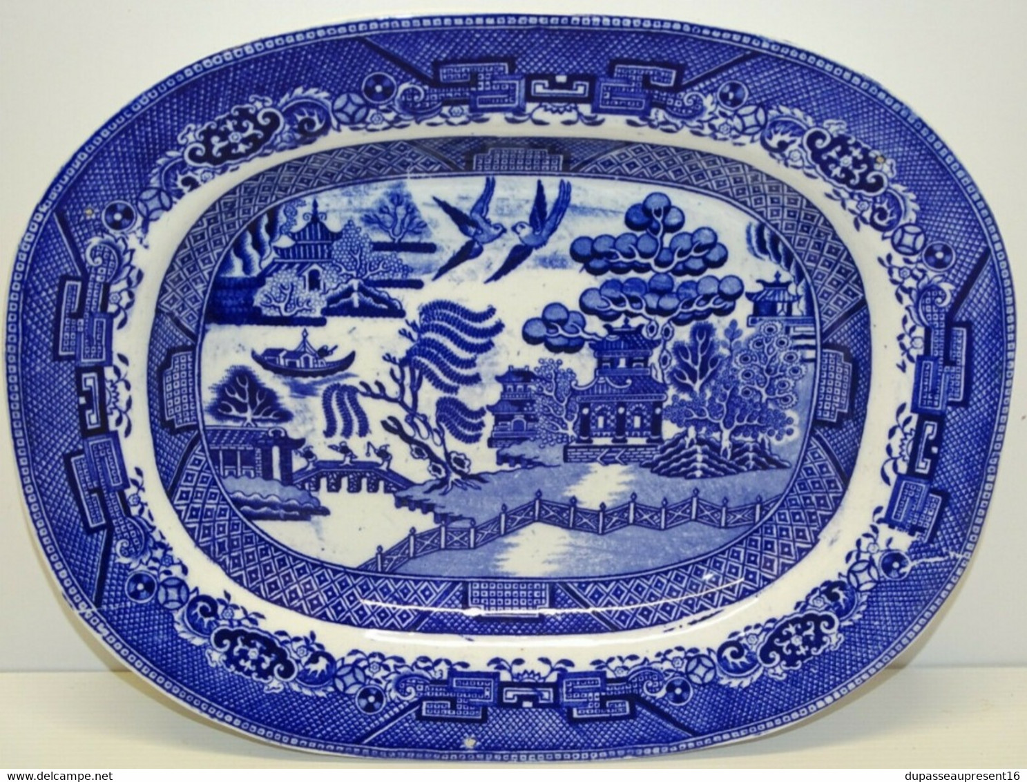 ANCIEN GRAND PLAT CERAMIQUE ANGLAISE ANCIENNE Décor JAPONISANT Couleur Bleue - Non Classificati