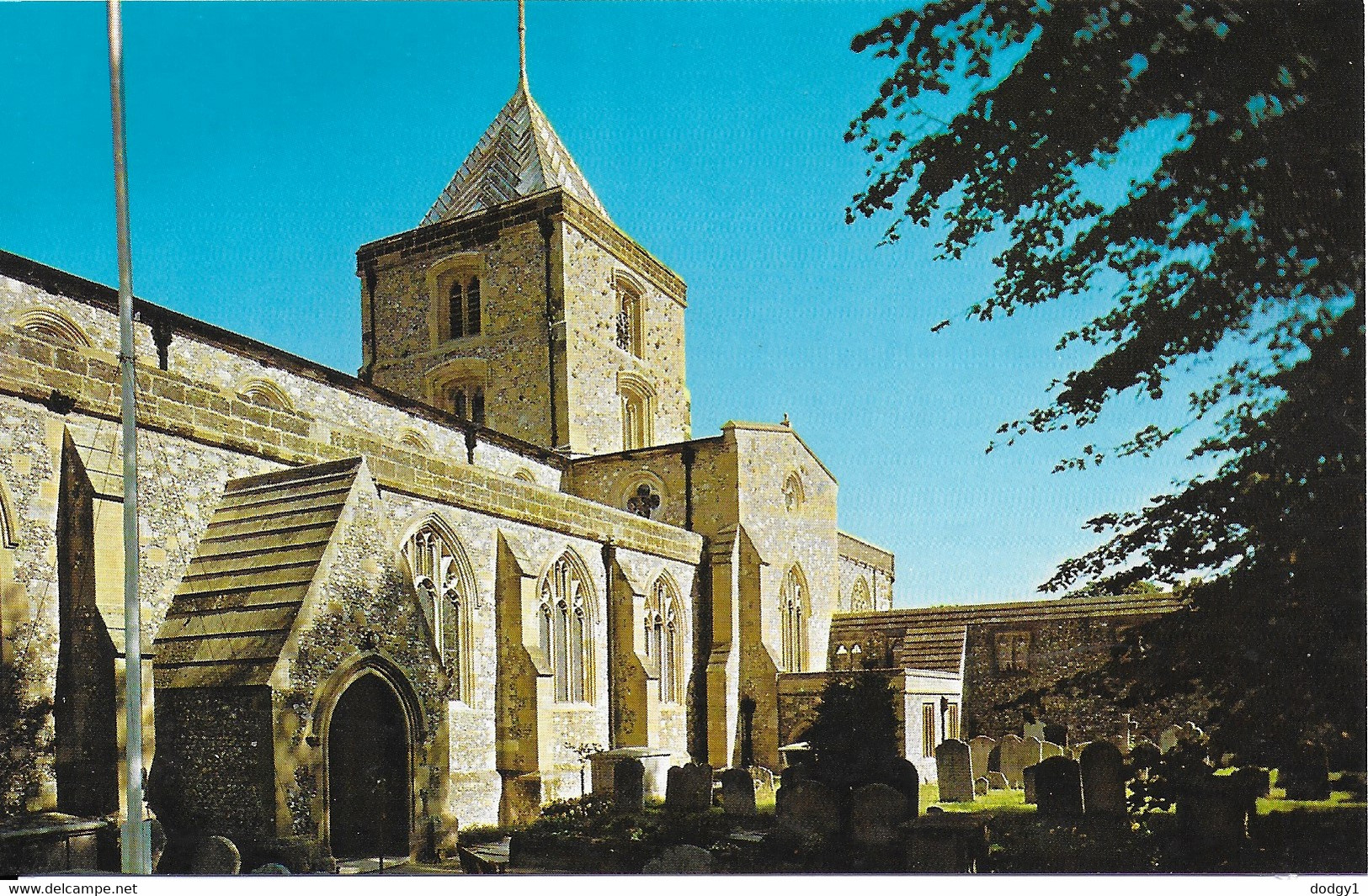 ARUNDEL PARISH CHURCH, ARUNDEL, SUSSEX, ENGLAND. UNUSED POSTCARD  Pm7 - Arundel