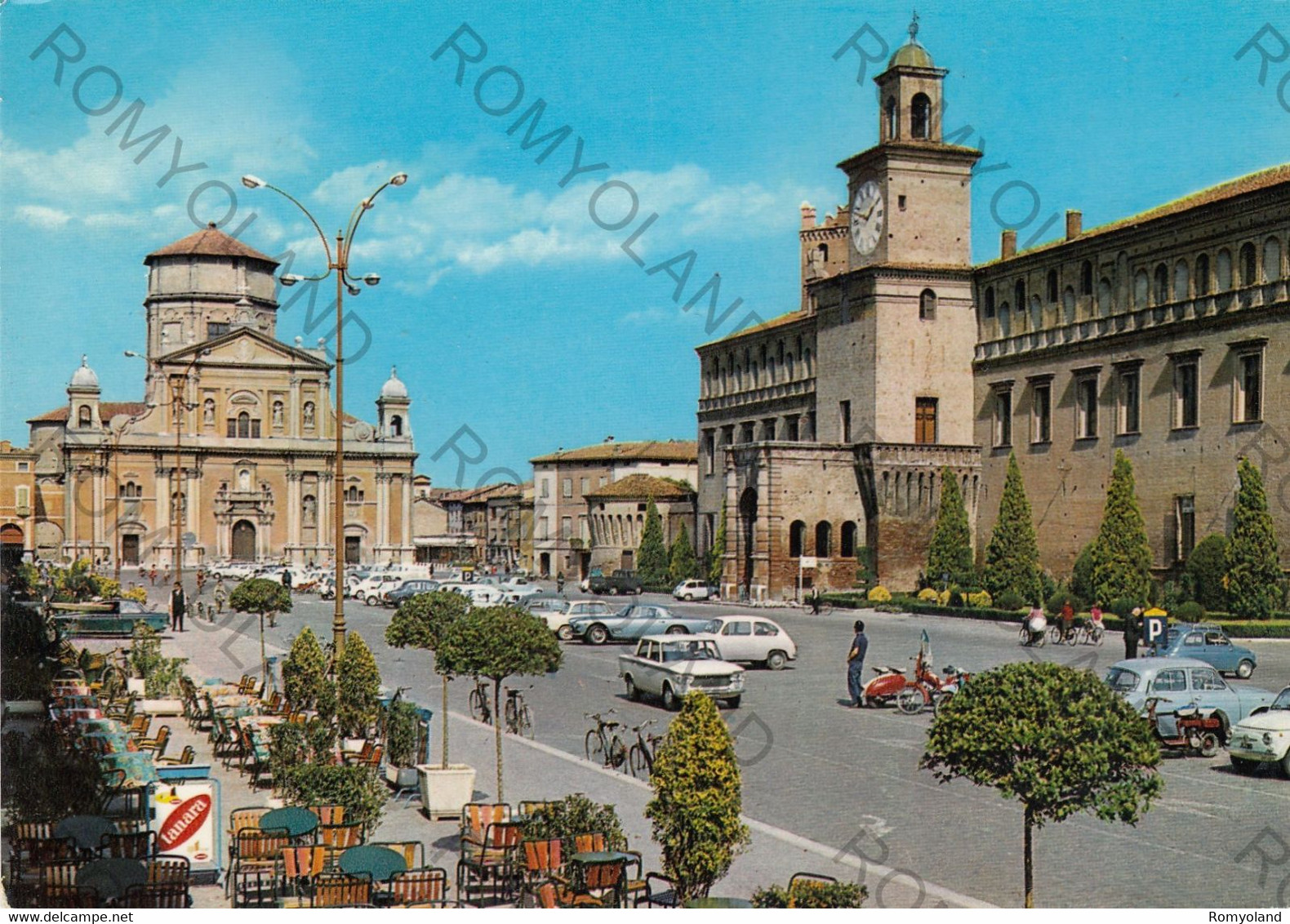 CARTOLINA  CARPI,EMILIA ROMAGNA,PIAZZA MARTIRI,STORIA,CULTURA,RELIGIONE,MEMORIA,BELLA ITALIA,IMPERO,VIAGGIATA 1964 - Carpi