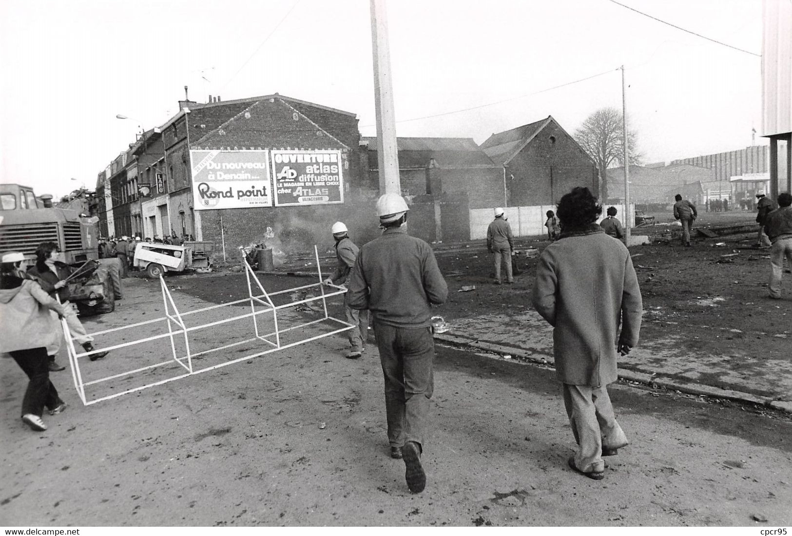 Photo De Presse.MLE10928.30x20 Cm Environ.Denain.Manifestations.1979.Siderurgie - Other & Unclassified