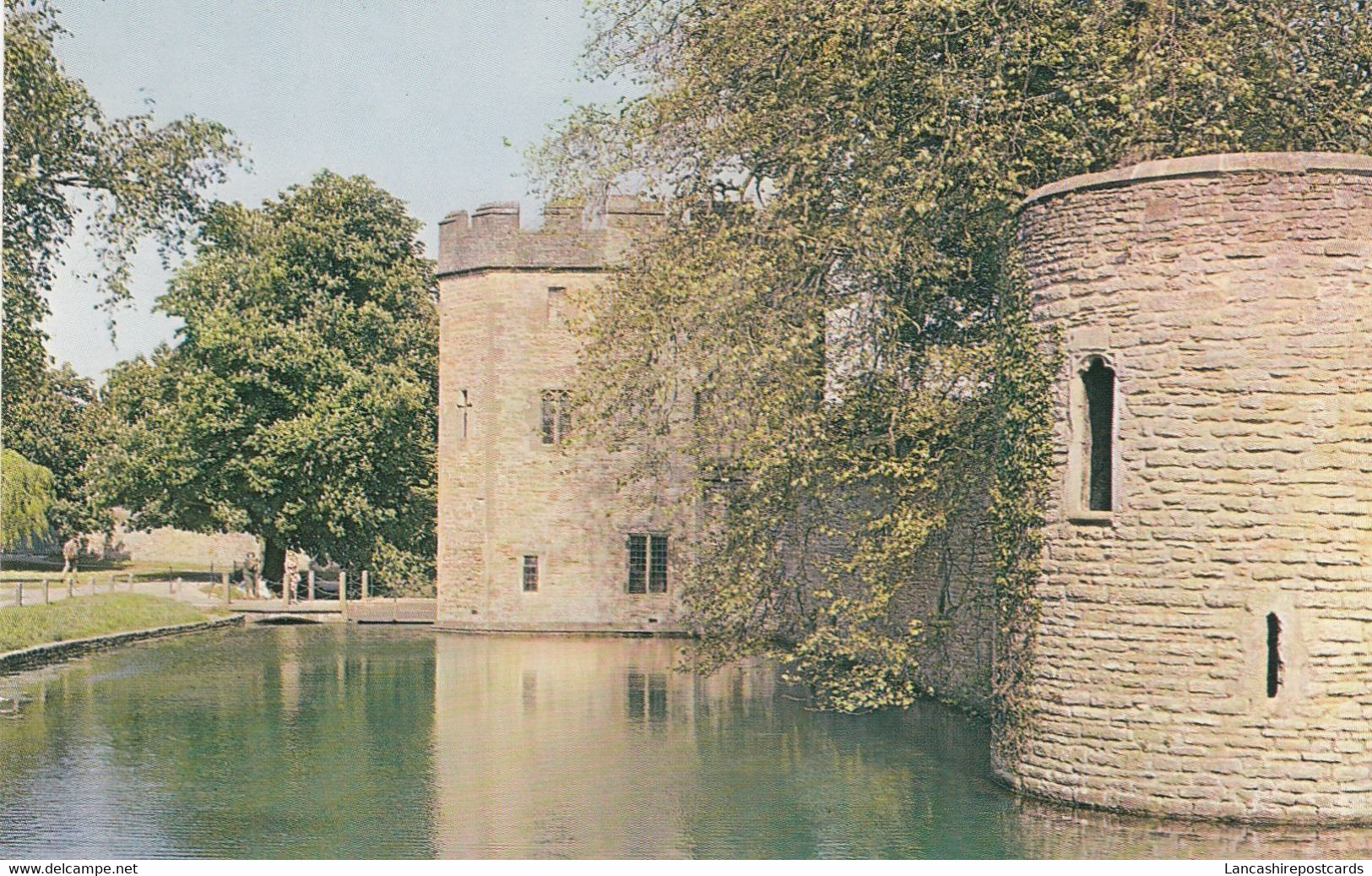 Postcard The Moat Bishop's Palace Wells Somerset My Ref B14417MD - Wells