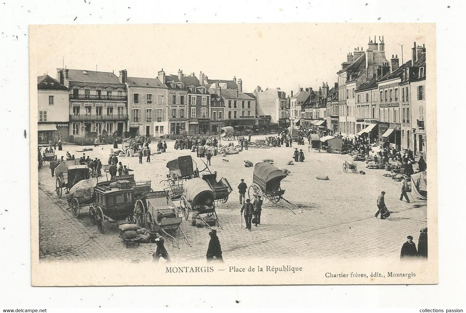 Cp,  Commerce ,marché , 45 ,MONTARGIS , Place De La REPUBLIQUE , Dos Simple , Vierge - Marktplaatsen