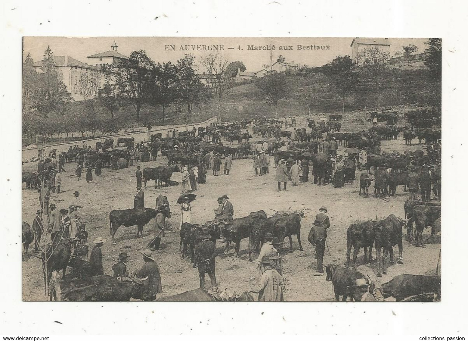 Cp,  Marché , EN AUVERGNE , Marché Aux Bestiaux ,  Vierge - Märkte