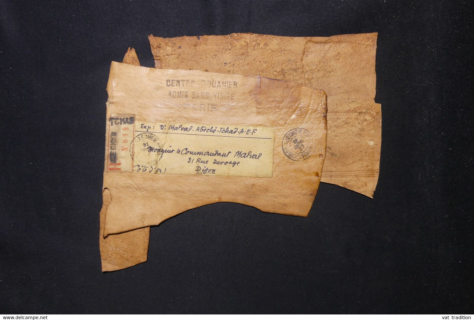 TCHAD - Grand Fragment De Colis Sur CUIR De Abéché Pour La France En 1927 Avec Cachet De Douane De Paris - L 102121 - Briefe U. Dokumente