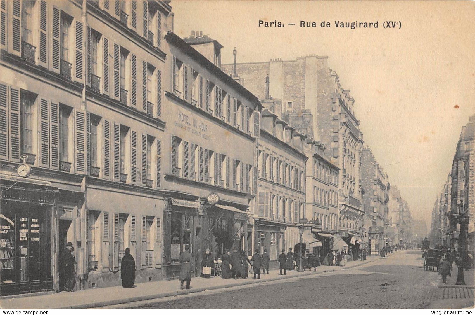 CPA 75 PARIS XVe RUE DE VAUGIRARD - Arrondissement: 15