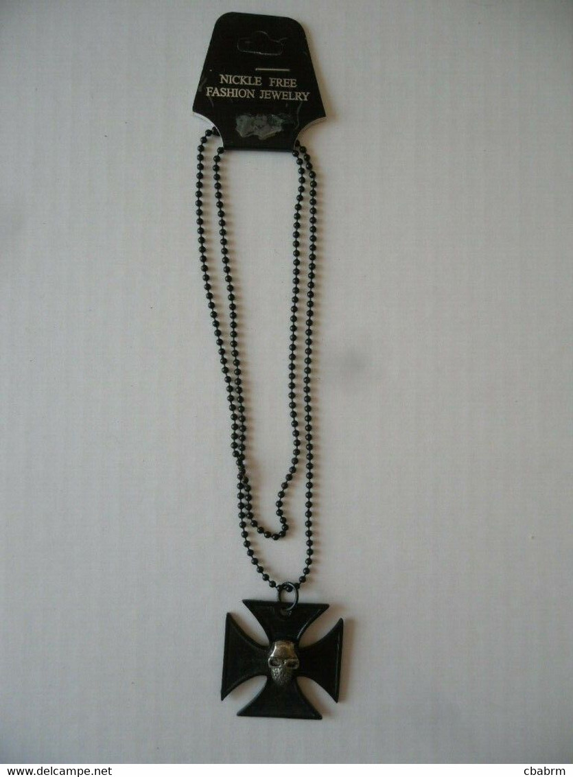 TETE DE MORT CROIX Pendentif Métal - Pendentifs