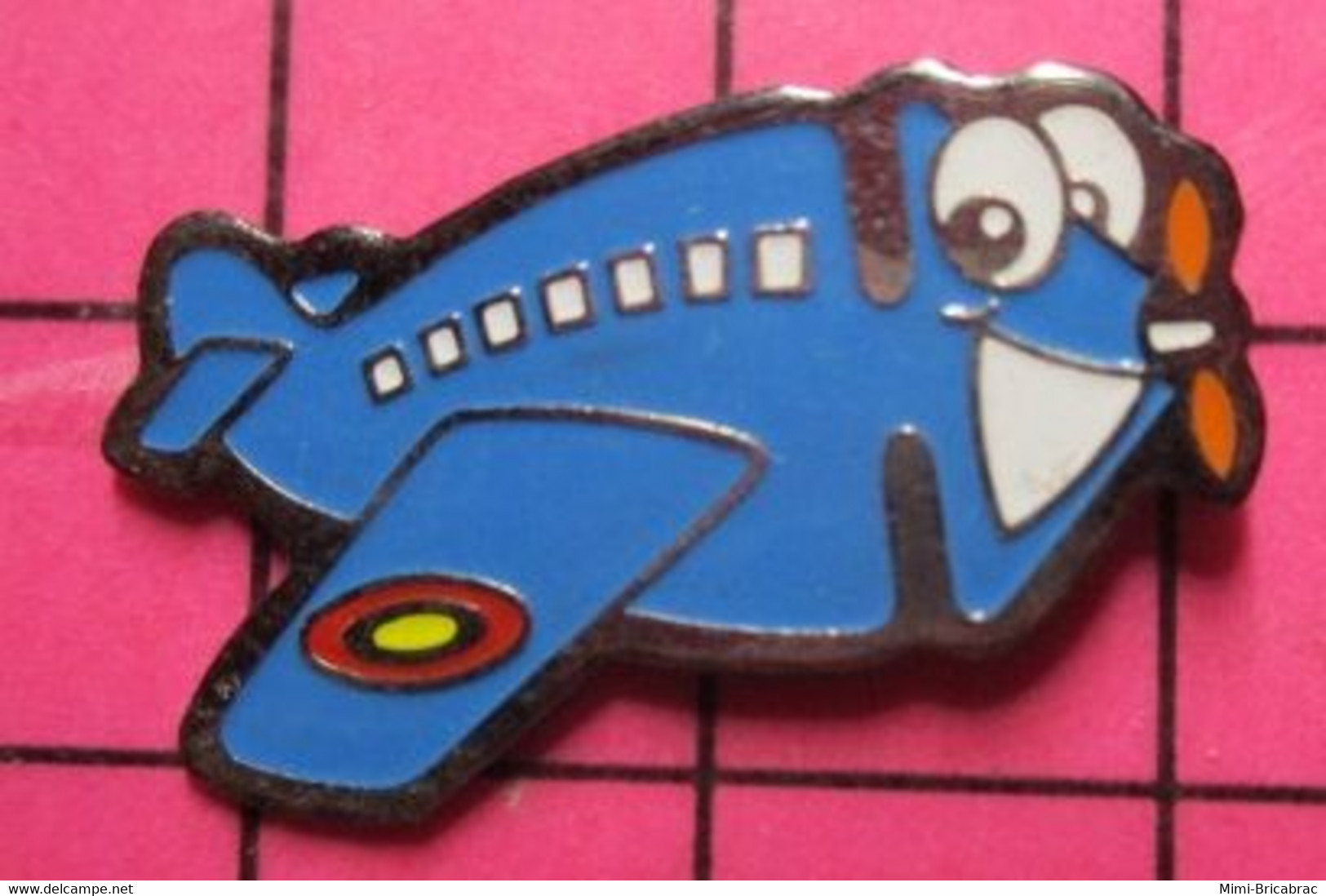 1017 Pin's Pins / Beau Et Rare / THEME : AVIATION / AVION BLEU CIEL - Avions