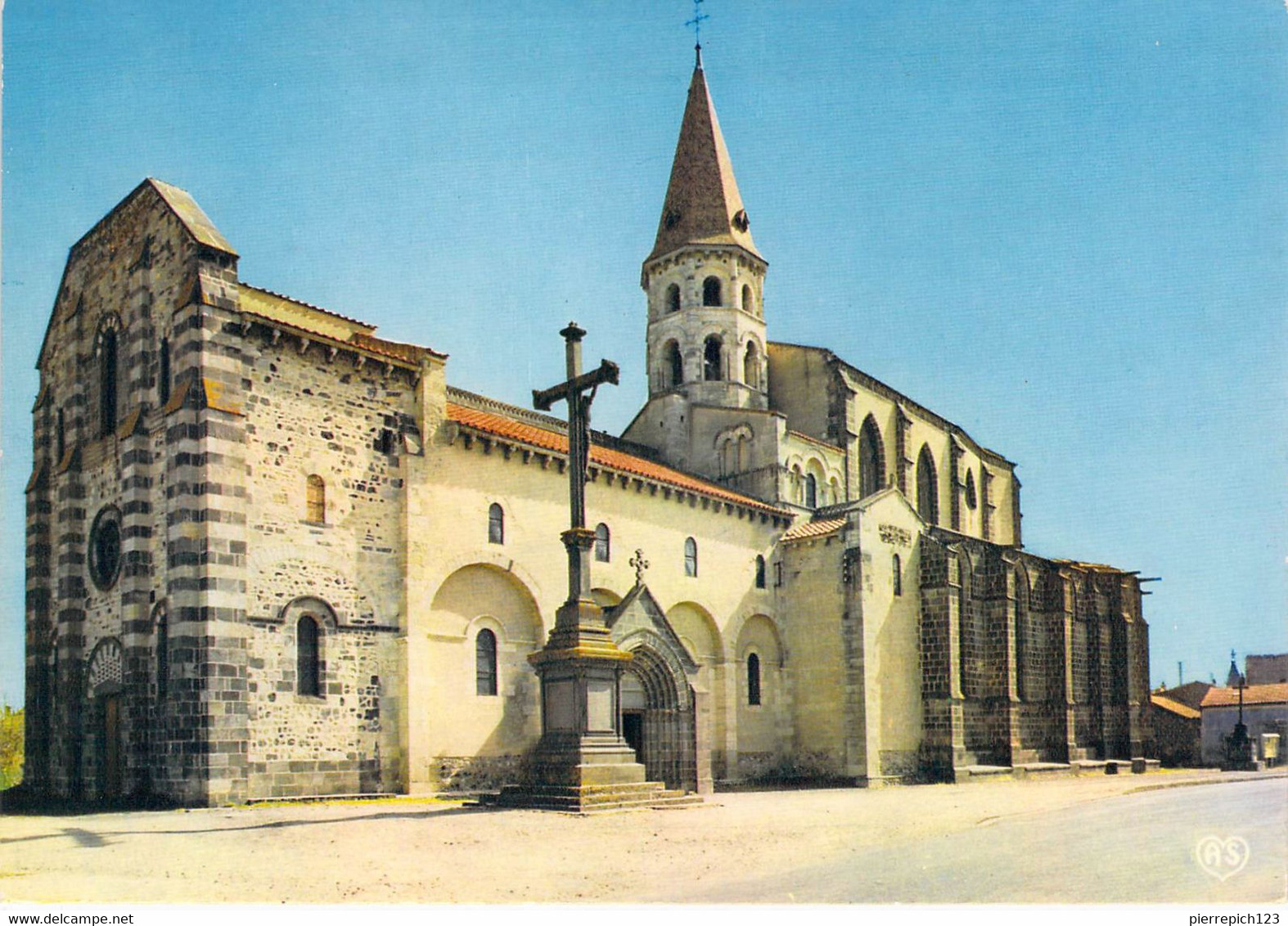 63 - Ennezat - L'Eglise (XIIe Et XIVe Siècles) - Ennezat