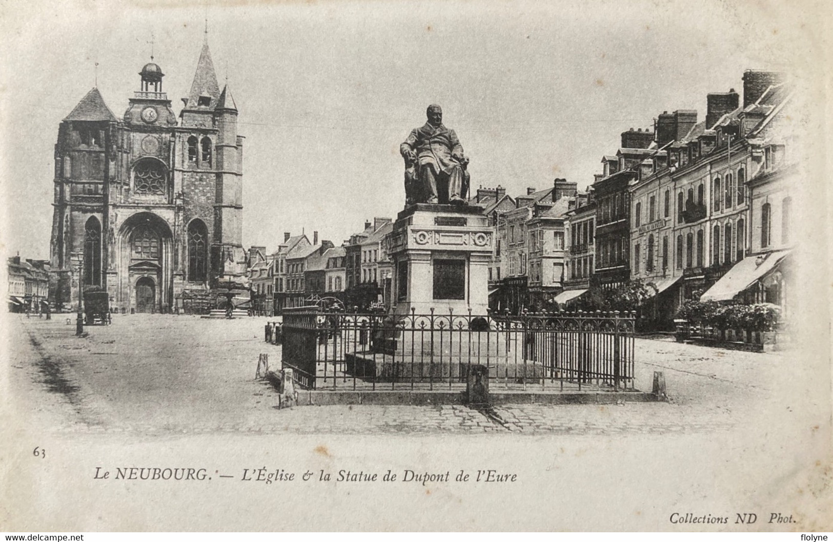 Le Neubourg - Place De L’église - Statue Dupont De L’eure - Le Neubourg