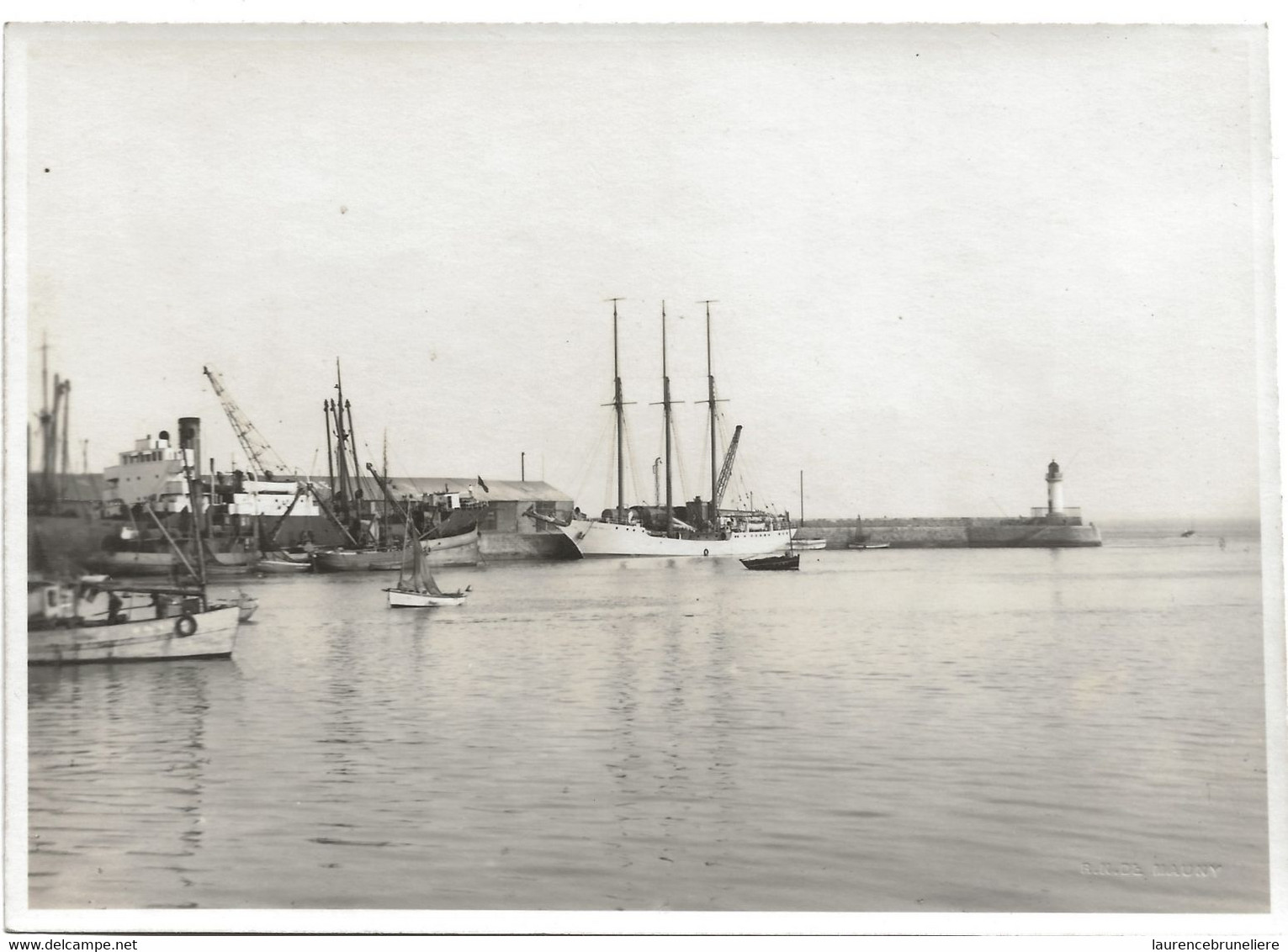 44   SAINT  NAZAIRE   LE  TROIS  MATS  "OISEAU  DES  ILES  "  DANS   L   ENTREE  DU PORT  DE  ST  NAZAIRE - Boten